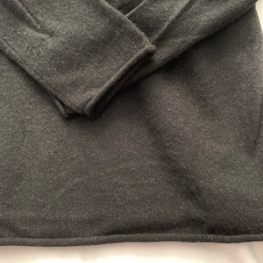 Black cashmere sweater - Picture 2 of 3
